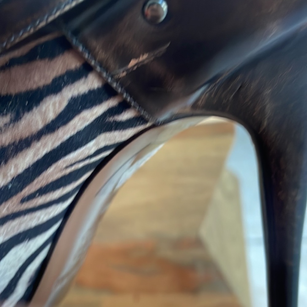 Heels - Picture 5 of 6